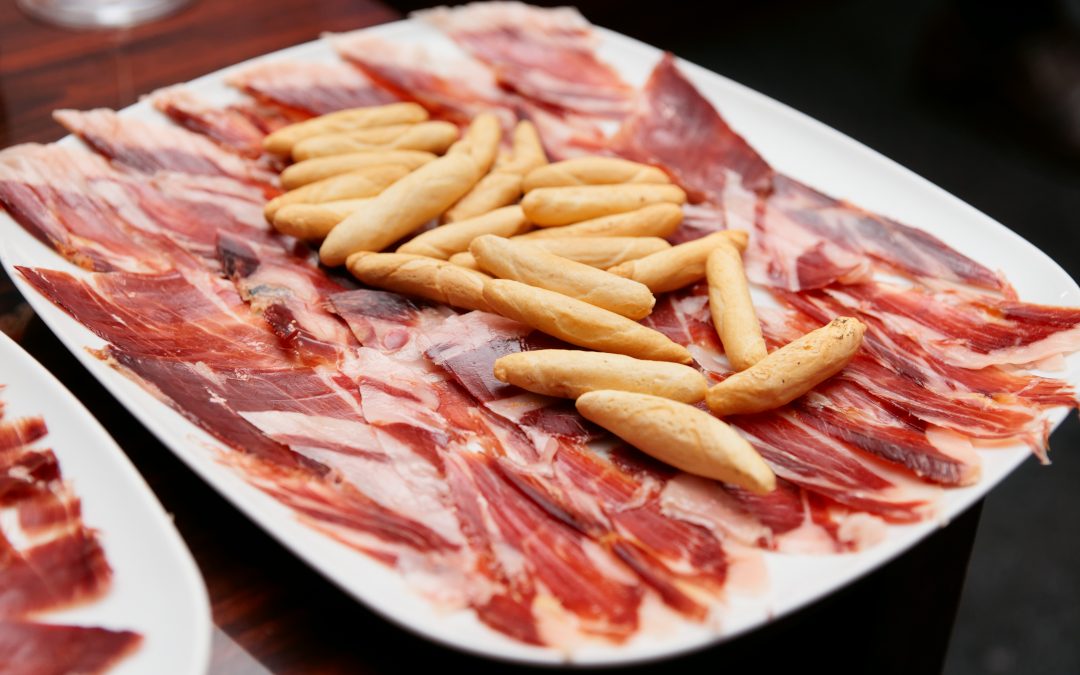 ¿Dónde organizar un catering con jamón en Barcelona? La respuesta está clara: Jamonarium
