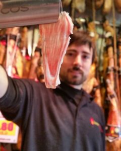Cortador de jamón en Barcelona. La loncha perfecta